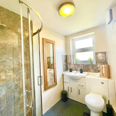 Enjoy A Unique Home Near Canterbury City Centre Sleeps Up To 5 Exterior photo