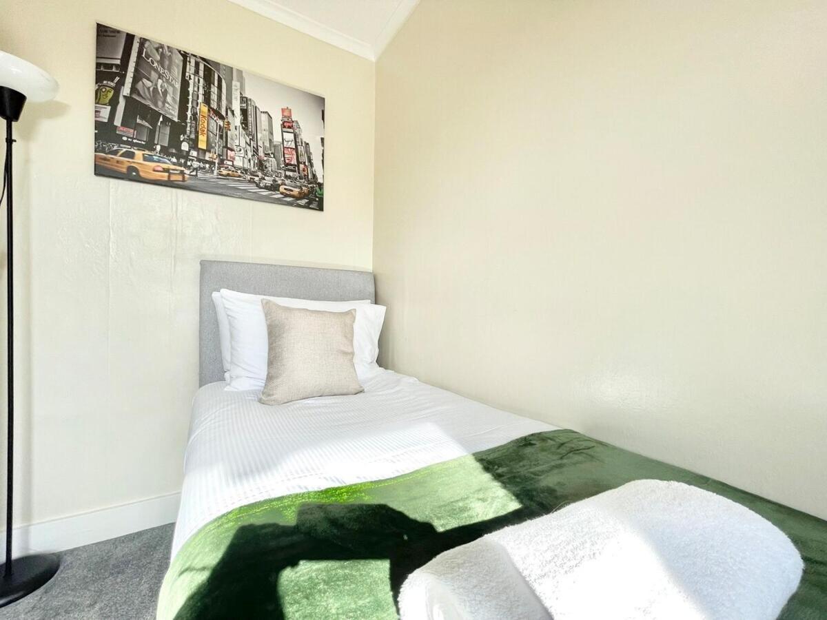 Home Near Canterbury City Centre Greta For Families, Contractors Or Holidays! Sleeps 5 Holiday home *