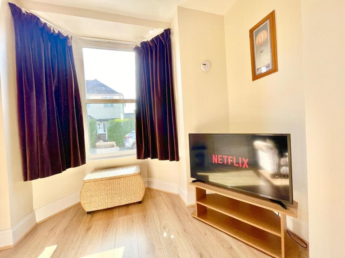 Home Near Canterbury City Centre Greta For Families, Contractors Or Holidays! Sleeps 5