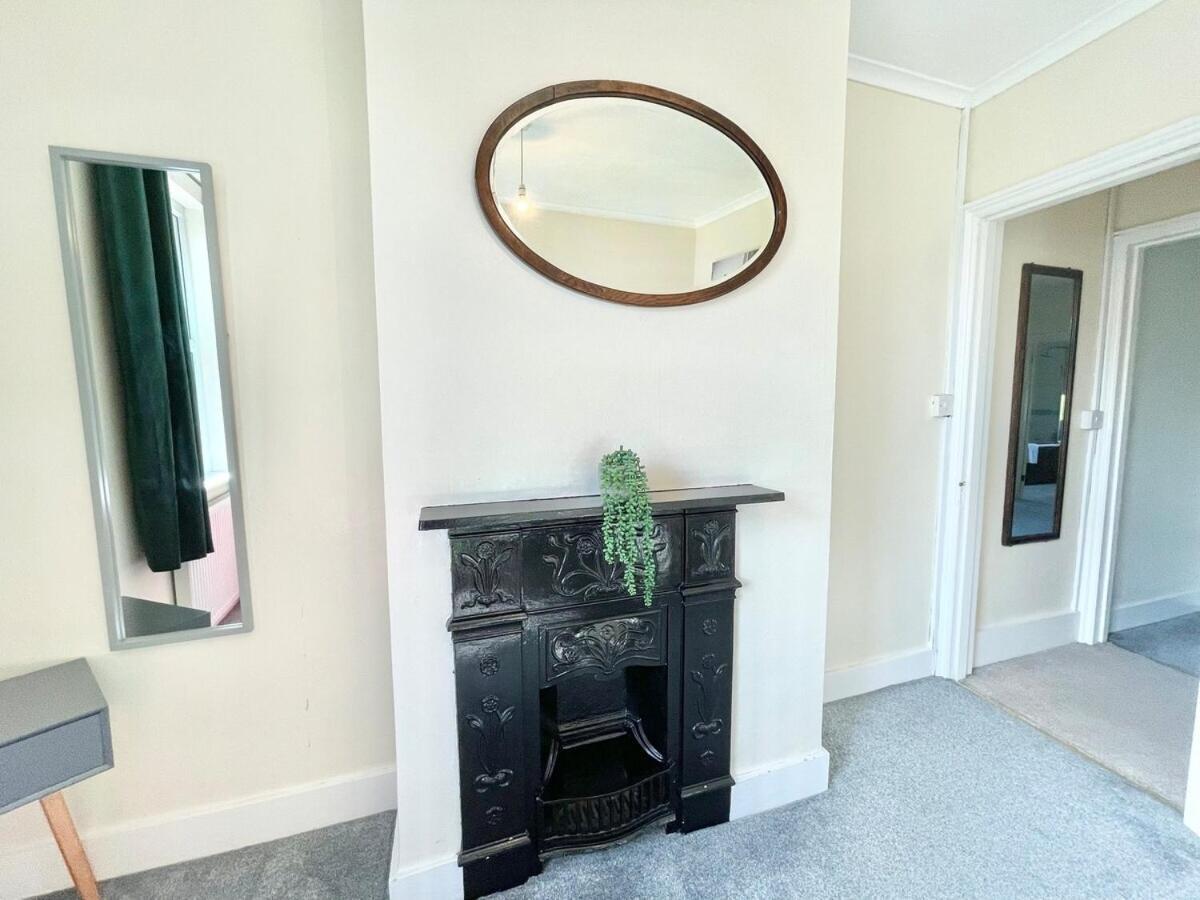 Home Near Canterbury City Centre Greta For Families, Contractors Or Holidays! Sleeps 5 Holiday home Canterbury