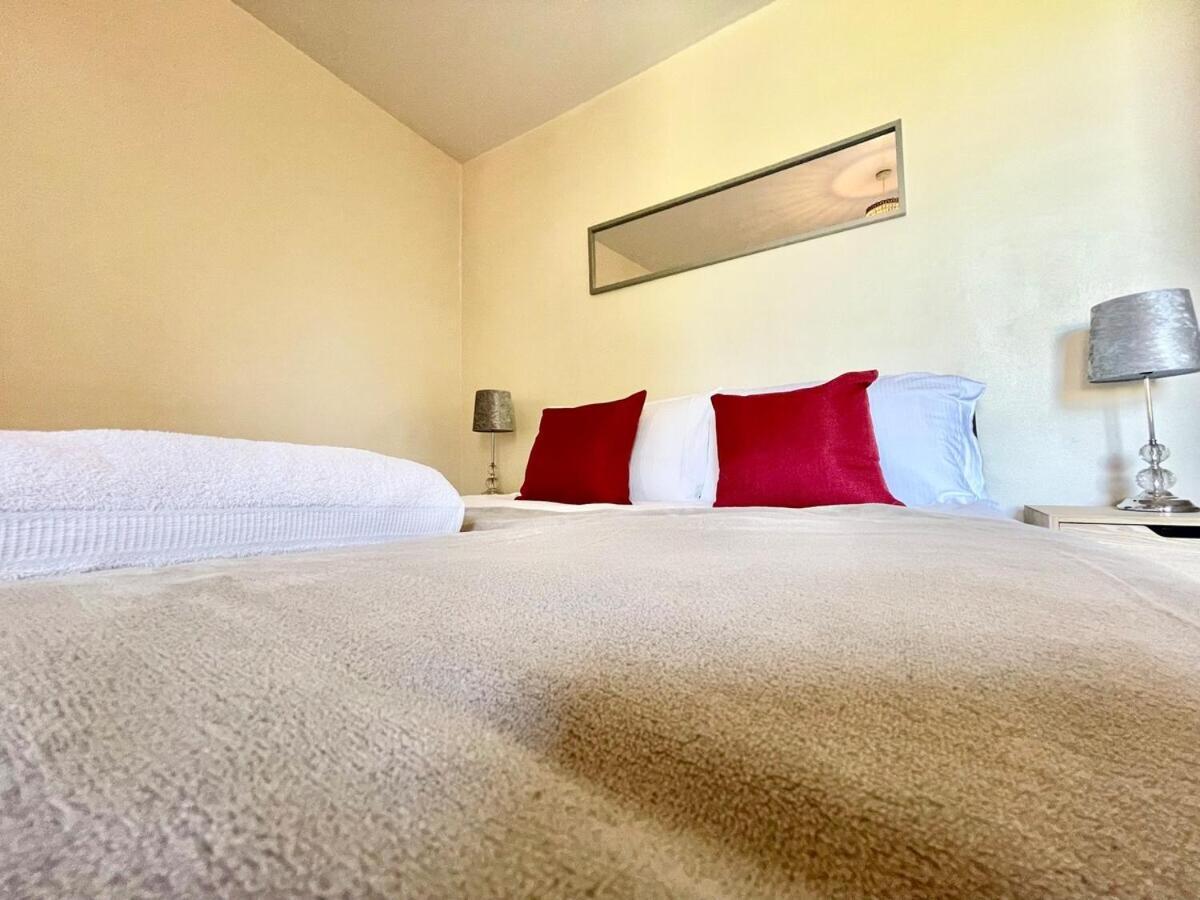 Home Near Canterbury City Centre Greta For Families, Contractors Or Holidays! Sleeps 5 Holiday home